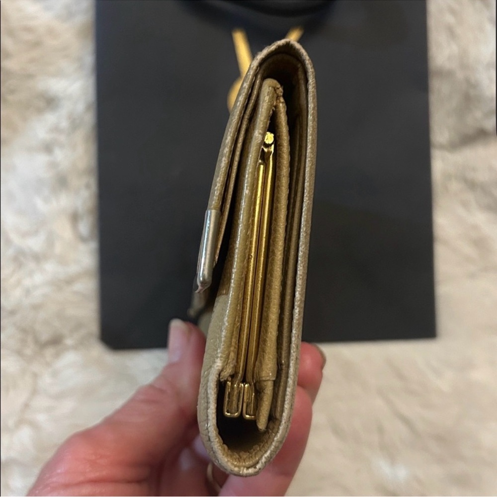 Yves Saint Laurent kiss 🔒 Leather Wallet with shopping bag - Picture 5 of 14